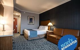 Monte Carlo Inn Toronto West Suites